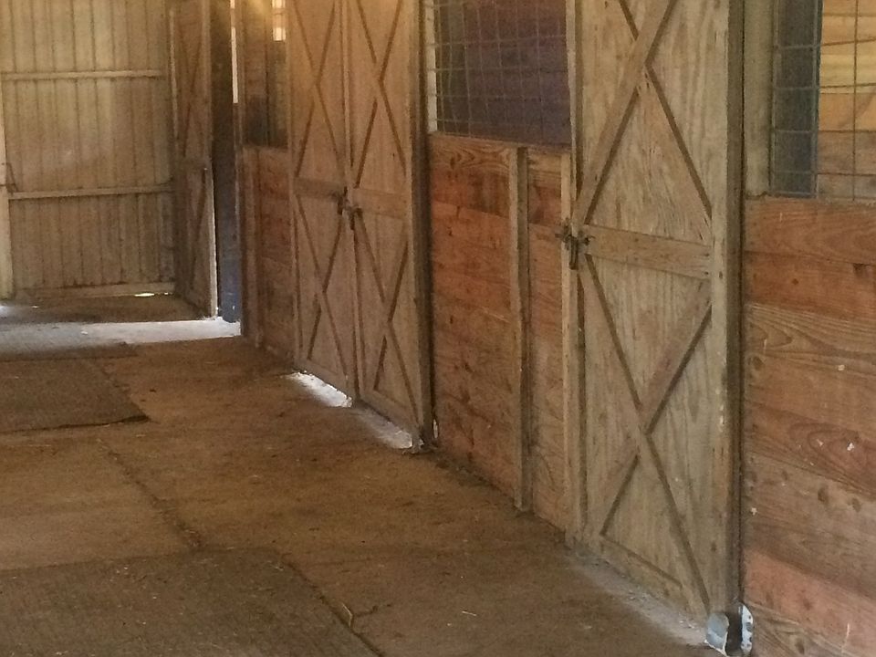 1st image of 2501 Oakwood Ave