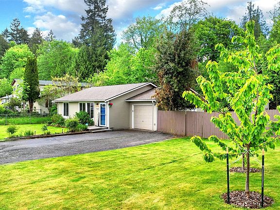 4th image of 7538 Buckthorn Drive NE