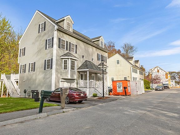 2nd image of 24 Willow St Unit 24