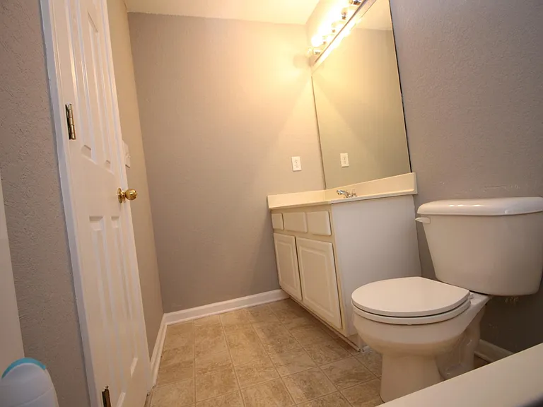 394 Brookview Dr — Photo 12