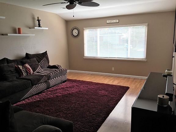 3rd image of 5450 Woodhurst Ln