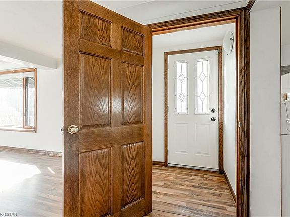 5th image of 21332 Wilson St