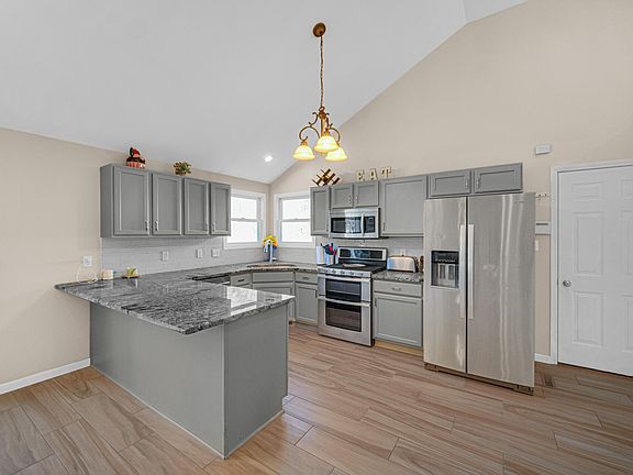 3rd image of 4160 Westwood Ln