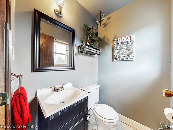 2nd image of 27214 Grobbel Dr