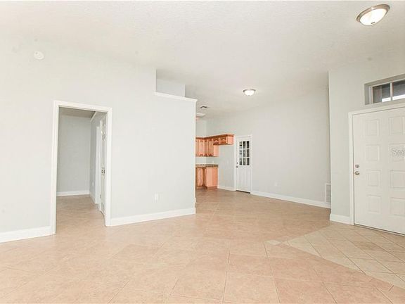 5th image of 2215 Ipsden Dr