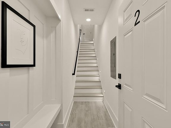 5th image of 231 S St NE #2