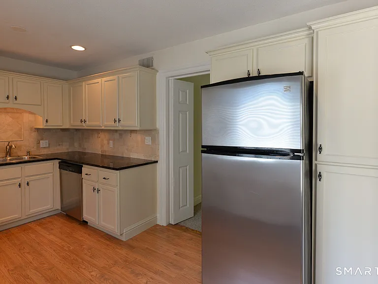 986 Heritage Vlg #A — Photo 4
