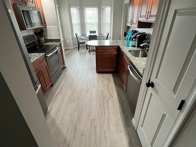 2405 Forest Edge Ct #304D — Photo 6