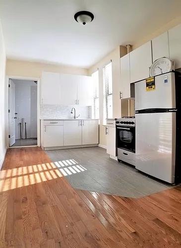 837 Bedford Ave #2D Photo 1