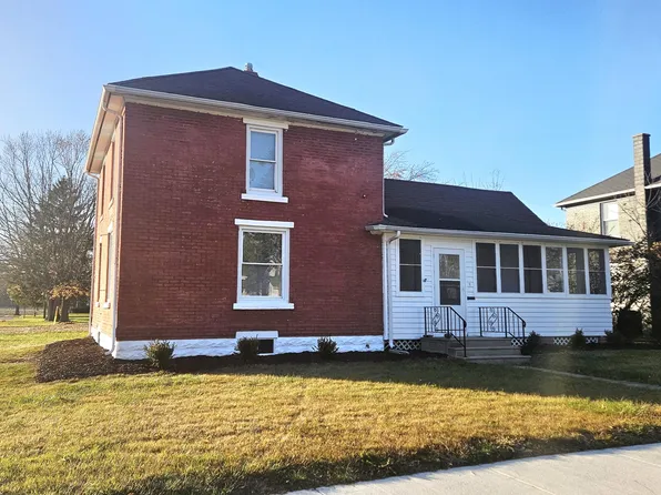 616 Magnolia St, Three Oaks, MI 49128