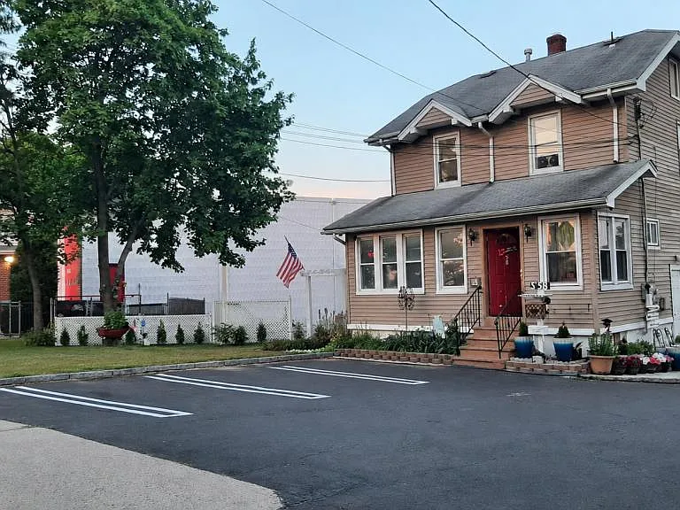 58 S Farview Ave — Photo 1