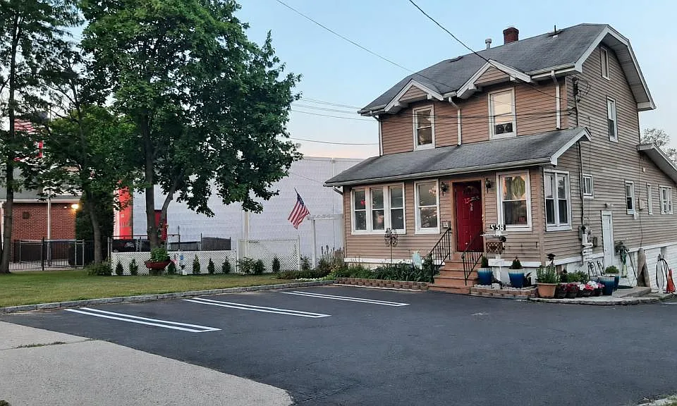 58 S Farview Ave