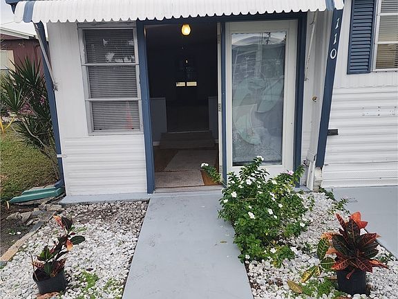 4th image of 110 Gaslight Ave