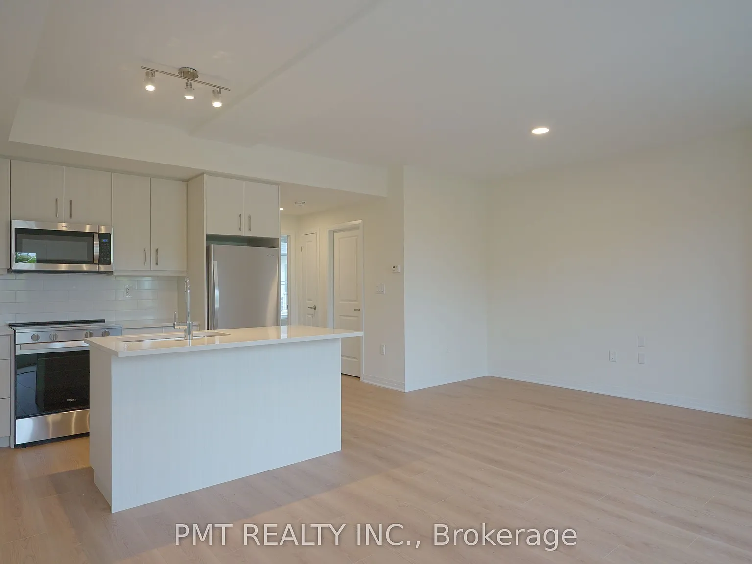 2 bed, $3,150 — Photo 2