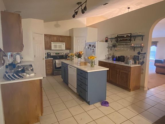 Kitchen with 2 pantries