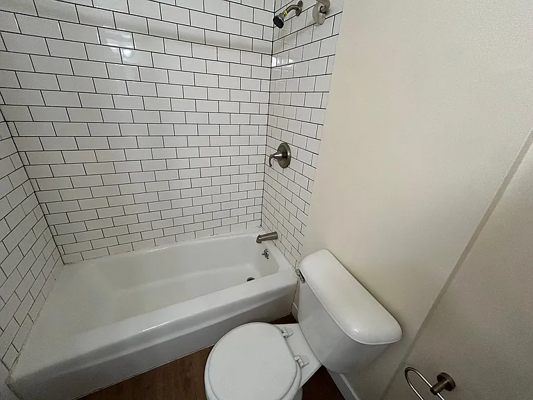 1535 N Van Buren St — Photo 9