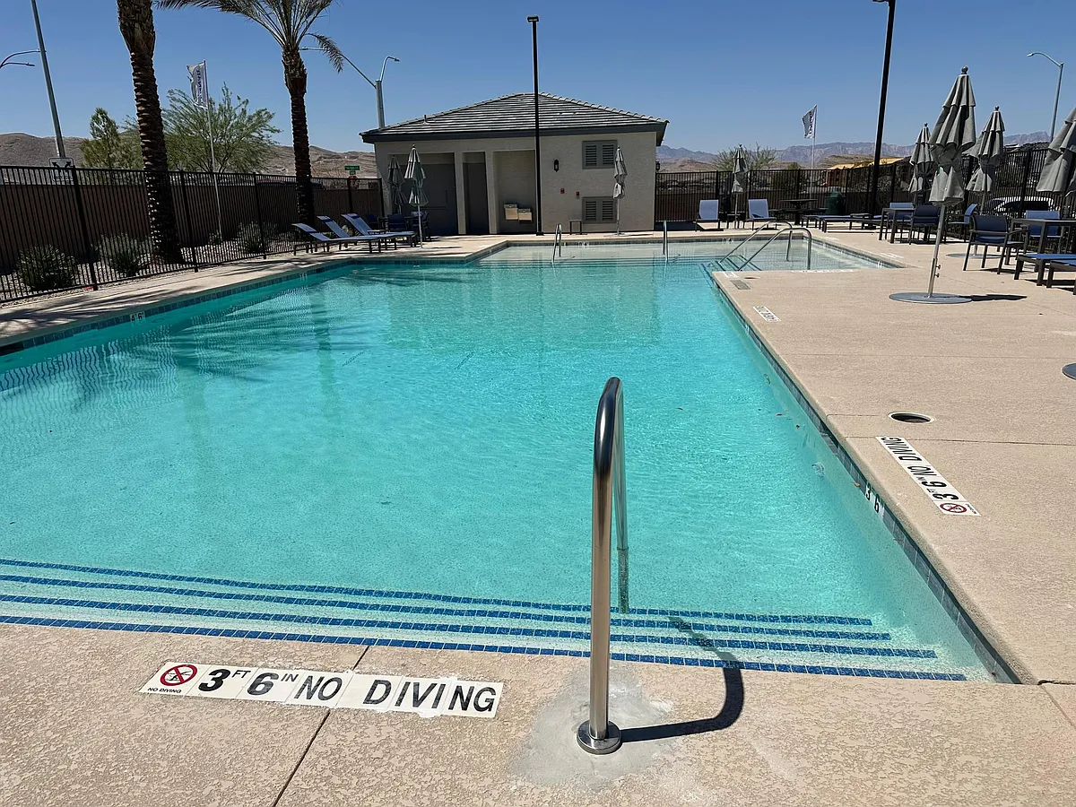 Photo 2 of 17 - 25 Barbara Ln #2 - Las Vegas, NV Building Photo - 25 Barbara Ln #2