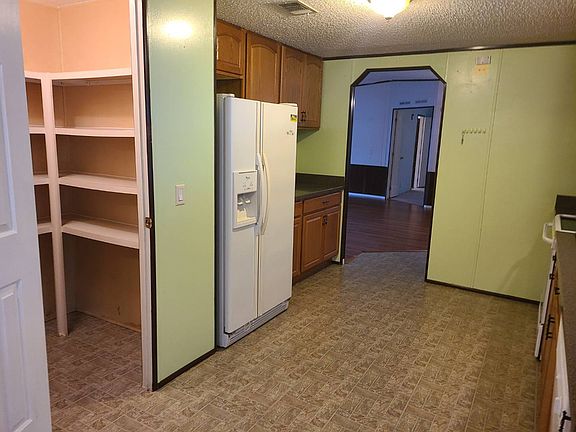 5th image of 430 Victoria Dr