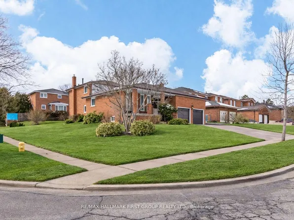 520 McLeod Cres, Pickering, ON L1W 3M5