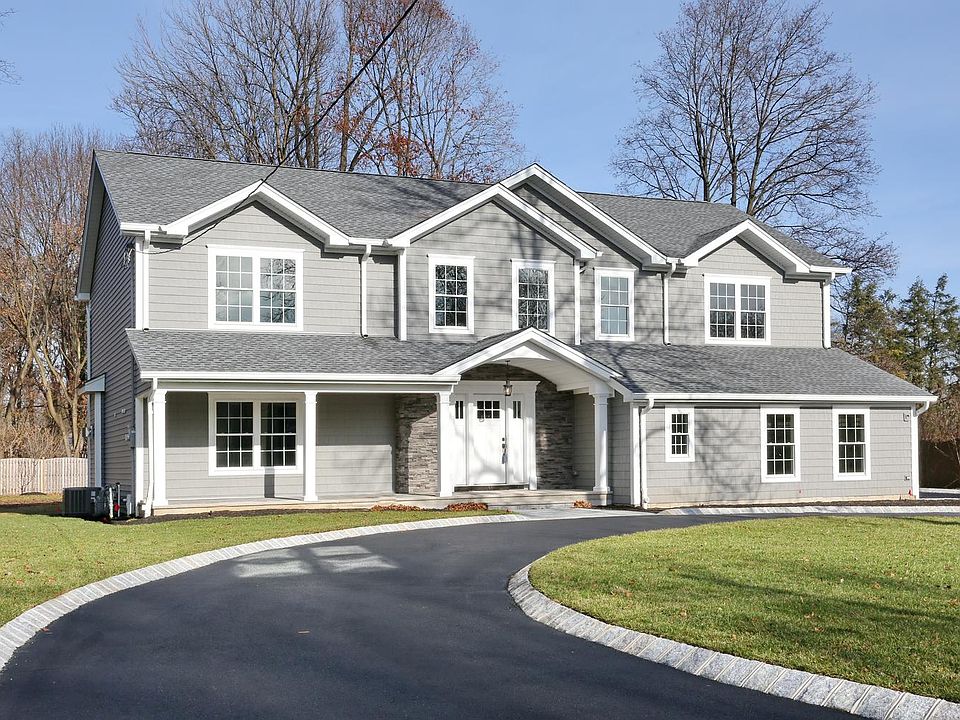 Circular Driveway!