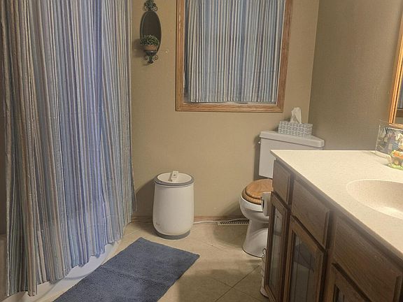 5th image of 1201 Stanford Rd