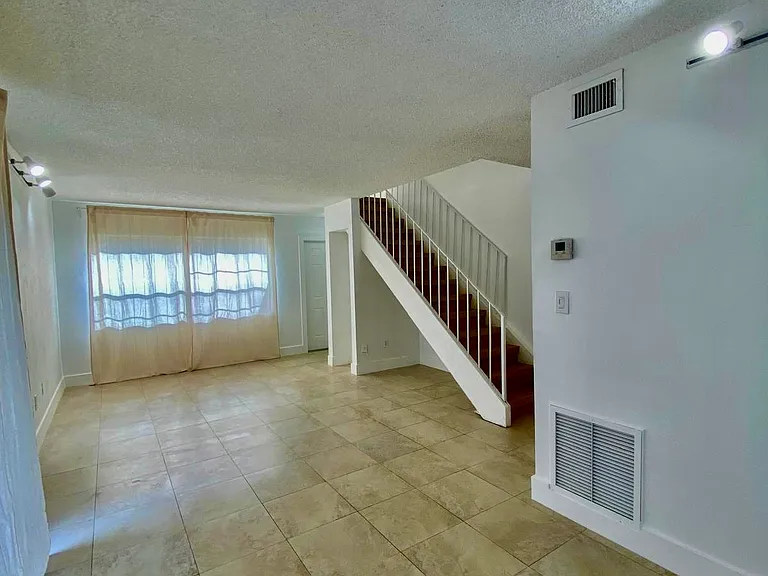 6544 SW 114th Pl #B76 — Photo 8