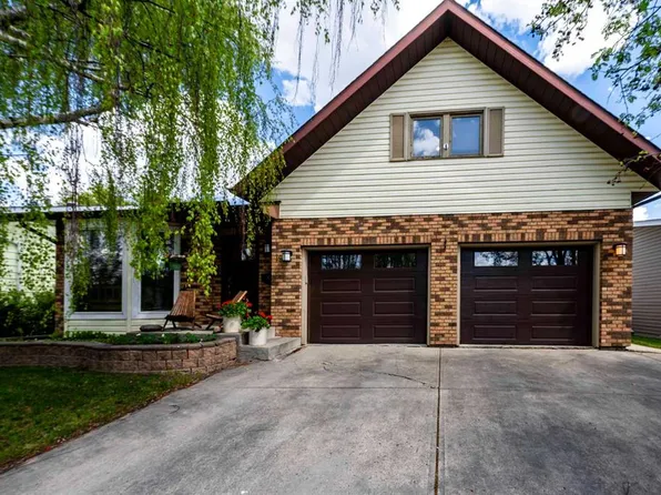 19 W Maxwell Ave, Red Deer, AB T4R 1P3