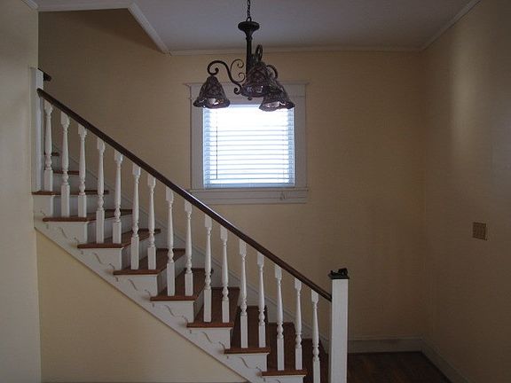 3rd image of 209 Robertson Ave