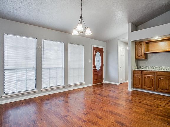 4th image of 2806 Dukeswood Dr