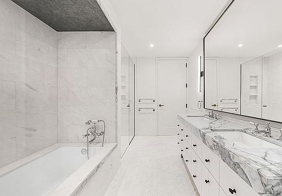 5th image of 438 E 12th St #3C