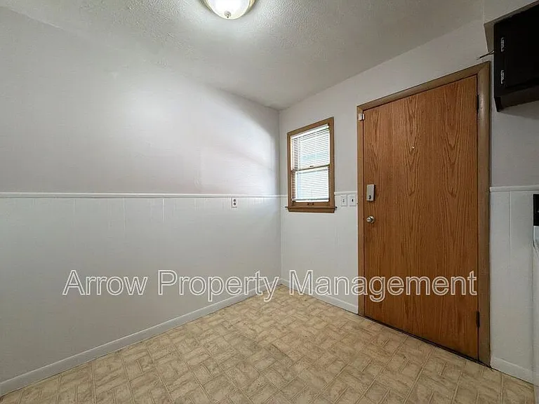 1309 S 10th St — Photo 8
