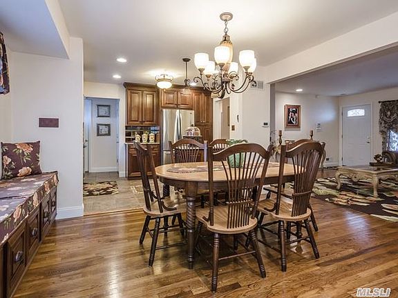 5th image of 33 Bluegrass Ln