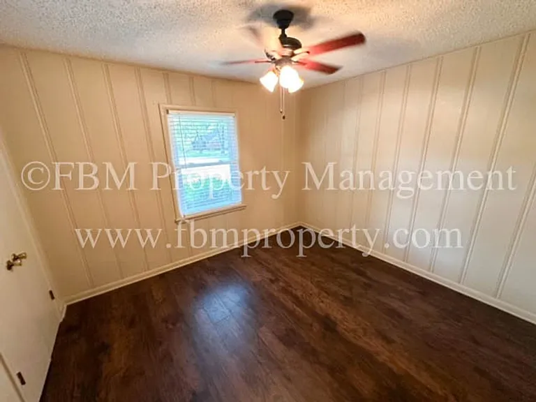 900 Dobbins Rd — Photo 9