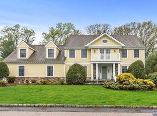 533 Lydia Ln, Wyckoff, NJ 07481