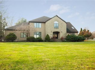 43 Winchester Dr, Scotch Plains, NJ 07076