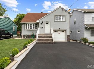 200 Carolyn Ave, Colonia, NJ