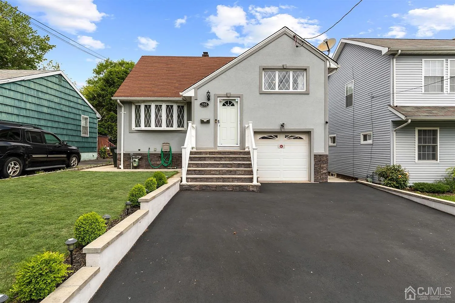 200 Carolyn Ave photo 1