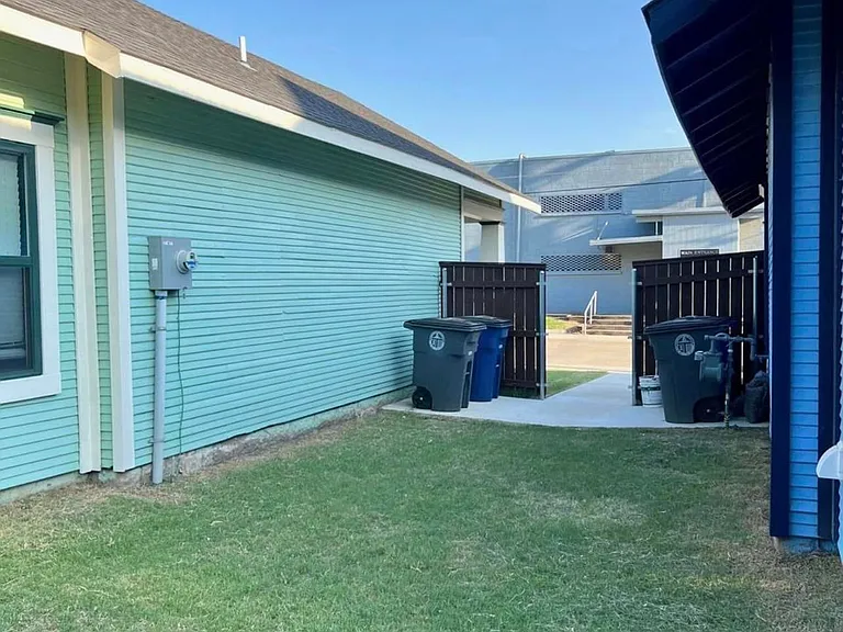 1345 E Haskell St — Photo 11