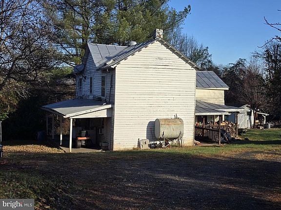 4th image of 729 Celt Rd