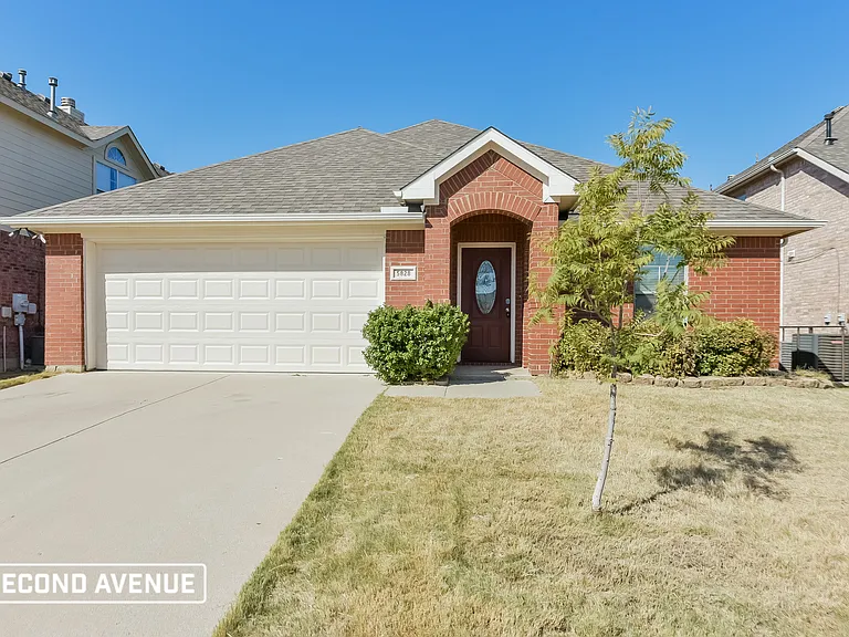 5828 Fathom Dr — Photo 1