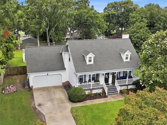 2nd image of 201 Azalea Dr