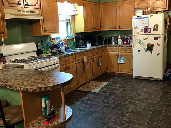 3rd image of 158 Park St
