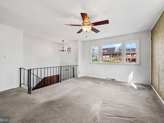 4th image of 9382 N Laurel Rd
