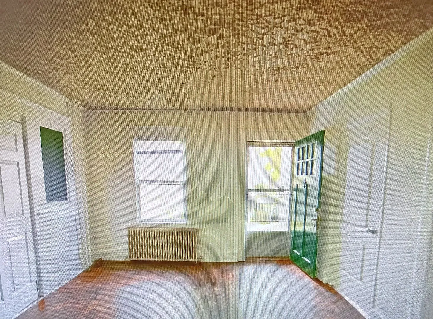 Minutes to Grounds / 5 Bedroom / 2 Bathroom — Photo 3