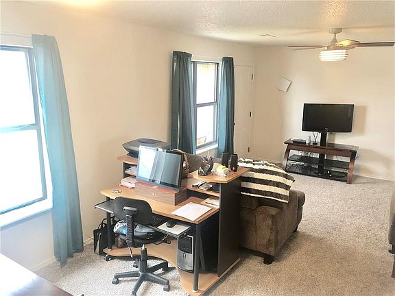 4th image of 286 N Kelsey Ln