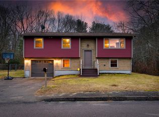 7 Jade Rd, Coventry, RI 02816