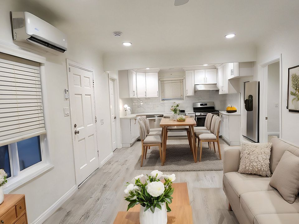 Large Living Room, with open kitchen and a strong split AC