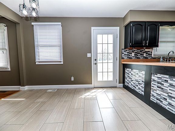 5th image of 1130 Chancellor Dr