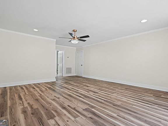 4th image of 2622 Chelsea Ct