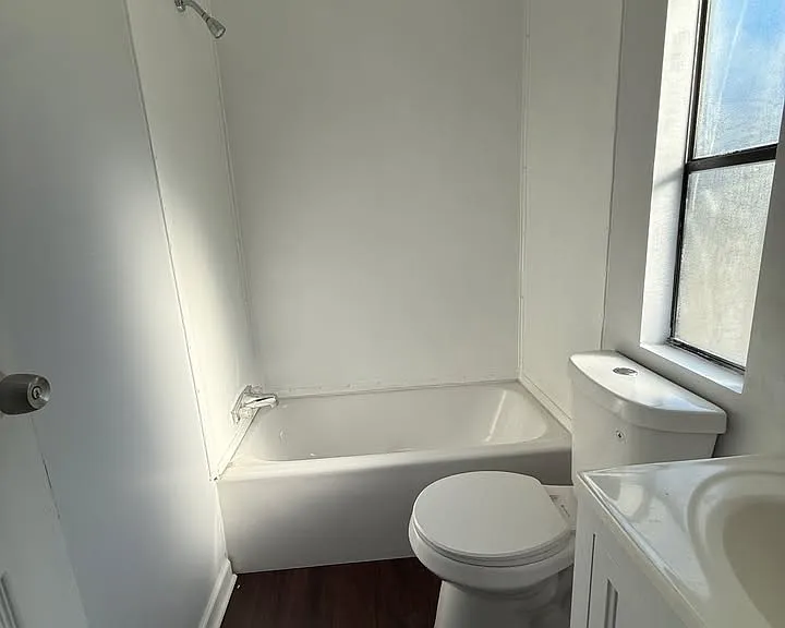 209 Roxbury Cir — Photo 5